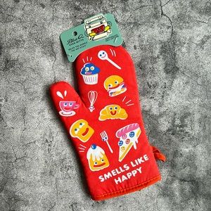 Blue Q Red Smells Like Happy Oven Mitt